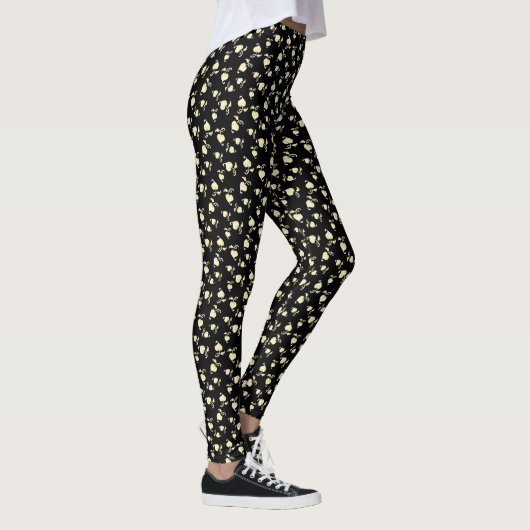 Champagne Heart Shaped Leaf Pattern Over Black Leggings (Rechts)