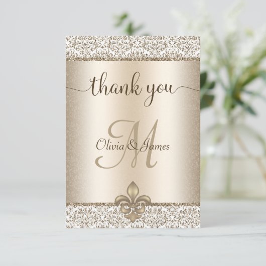 Champagne Monogram Fleur de Lis Wedding Bedankkaart (Staand voorkant)