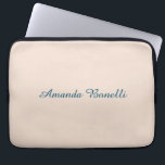 Champagne Pink Plain Simple Minimalist Modern Laptop Sleeve<br><div class="desc">Eenvoudig,  modern,  minimalistisch design. Deze sjabloon kan worden aangepast aan alle professionele beroepen.</div>