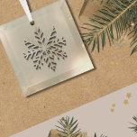 Champagne Snowflake Glass Ornament<br><div class="desc">Verhoog uw vakantie-inrichting met dit prachtige Champagne Snowflake Glass Ornament. Een geborstelde champagnesneeuwvlok staat midden in het decor van zacht ivoor en straalt een gevoel van betovering en elegantie uit. Dit ornament is een mooie toevoeging aan uw kerstboom, die een vleugje verfijning en warmte toevoegt aan uw feestelijke ambiance. Het...</div>