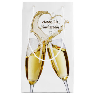 Champagne Toast voor 5e Jubileum Klein Cadeauzakje