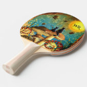 Champignonkatten met monogram tafeltennisbatje (Voorkant Gekanteld)