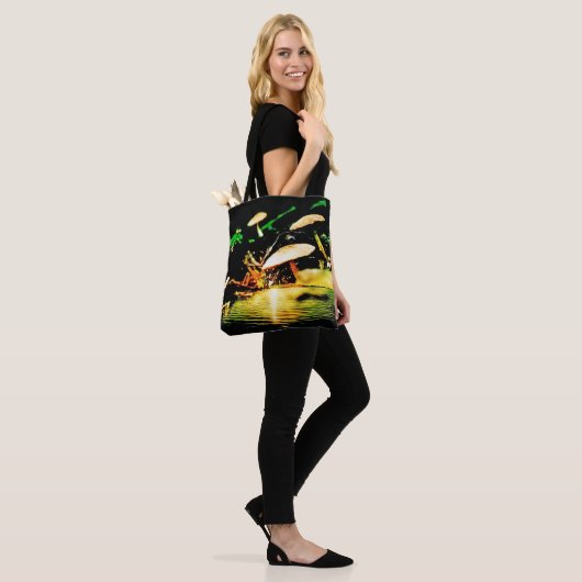 champignonmeer tote bag (Op model)