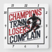 Champions Train-gebruikers klagen over basketbal Vierkante Klok (Voorkant)