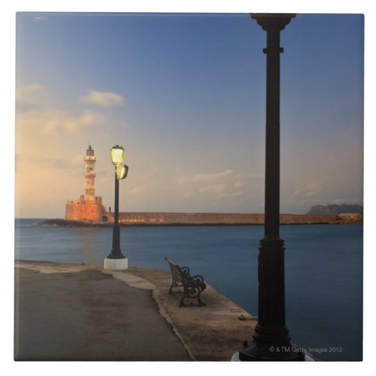 Chania Harbour en Venetiaanse vuurtoren op zonsond Tegeltje (Voorkant)