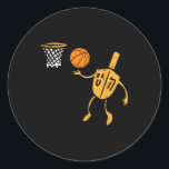 Chanoeka Dreidel Basketbal Chanoeka Joodse Mannen Ronde Sticker<br><div class="desc">Chanoeka Dreidel Basketbal Chanoeka Joodse Mannen Jongens Kinder</div>
