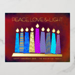 Chanoeka kaarsen Rode Vrede Liefde Licht Echt Goud Folie Feestdagen Briefkaart<br><div class="desc">"Vrede, liefde en licht." Een speelse, moderne, artsachtige illustratie van boho patroonkaarsen in een menorah helpt je om mee te doen in de vakantie van Hanukkah. Geassembleerde blauwe kaarsen met kleurrijke echte gouden folie patronen, echte gouden folie vlammen en menorah, bedekken een rijke, diep verbrande rode oranje achtergrond met textuur....</div>