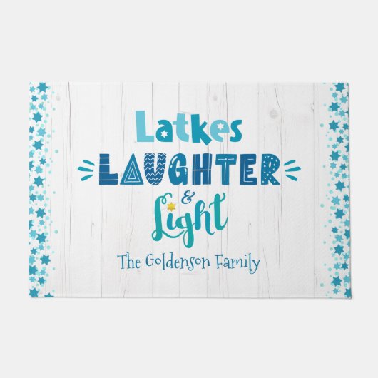 Chanoeka Latkes Lachen Lichtblauw en Wit Hout Deurmat (Voorkant)