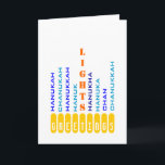 Chanoeka Menorah in woorden Kaart<br><div class="desc">Deze menora is samengesteld uit "kaarsen" gemaakt van de verschillende spellingen van Chanoeka / Chanoeka.</div>