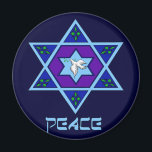 Chanoeka Peace Art Magneet<br><div class="desc">Blauwen van alle schoppen,  lila en lavender in een bloesvorm met een zeszijdige ster in het midden is een geweldige manier om Hanoeka te vieren en tegelijkertijd je individualiteit tot uitdrukking te brengen.</div>