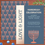 Chanoeka Rustieke Menorah Festival Lichten Elegant Folie Uitnodiging<br><div class="desc">Personaliseer deze Chanoeka-uitnodigingen met echte folie accenten voor een elegante touch. De eenvoudige moderne lay-out is geaard met een nep houten textuur menorah aan de onderkant die zowel traditionele als rustieke in uw Chanoeka party uitnodigingen brengt. Een zijrand van echte rozen gouden folie aan de linkerkant is de achtergrond voor...</div>