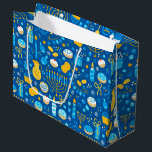 Chanukah Celebrating Gelt Blue Groot Cadeauzakje<br><div class="desc">Creëer een mooi cadeautje uit Chanoeka met deze cadeautas en bijpassend tissuepapier.</div>