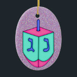 Chanukah Dreidel Keramisch Ornament<br><div class="desc">Veel plezier met deze. Denk aan thema's! Het spel met achtergrondkleuren, voegt of schrapt tekst toe, en (voor een beetje van extra prijs) pas de rug met afbeeldingen, kleur, uw logo/bedrijfsinfo., enz. aan! Deze zijn ook groot voor giften of om als het beëindigen aanraking van klasse op uw gift het...</div>