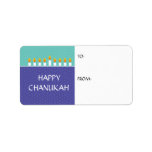 Chanukah Menorah Gift Label<br><div class="desc">Steek de menora aan en deel je vreugde over Chanoeka. Een vakantiebericht bekroond door een volledig verlichte Chanoeka menorah prints tegen paarse en blauwgroen panelen met een subtiel cirkelpatroon. Een leuke manier om cadeaus te geven alle acht nachten! Verkrijgbaar in alternatieve kleuren met bijpassende producten.</div>