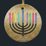 Chanukah Menorah Keramisch Ornament<br><div class="desc">Veel plezier met deze. Denk aan thema's! Het spel met achtergrondkleuren, voegt of schrapt tekst toe, en (voor een beetje van extra prijs) pas de rug met afbeeldingen, kleur, uw logo/bedrijfsinfo., enz. aan! Deze zijn ook groot voor giften of om als het beëindigen aanraking van klasse op uw gift het...</div>