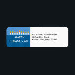 Chanukah Menorah Return Address Label<br><div class="desc">Licht de menorah aan en deel uw vreugde op Chanoeka. Een vakantiebericht vol met een volledig verlichte Chanoekammenorah-print tegen panelen van bruin en geelbruin met een subtiel cirkelpatroon. Verkrijgbaar in afwisselende kleuren met bijpassende verzending,  fotokaarten,  kaarten en stickers. com</div>