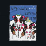 Chanukah Moo Year Fleece Blanket<br><div class="desc">Personaliseer "Happy Chanukah en een Happy Moo Year" Vluchtelingenmandje/Small Personalize door tekst te verwijderen en uw eigen bericht toe te voegen. Kies uw favoriete doopvontstijl, grootte, en kleur. Het ontwerp kan ook aan dekens worden toegevoegd, middelgroot en groot. Grootte: vlooienmandje, 30 x 40 inch Het is moeilijk om je zelf...</div>