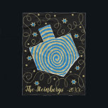 Chanukah Spin Fleece Blanket/Small<br><div class="desc">Personaliseer de "Hanukkah Spin"-ventilator/klein personaliseer de tekst door deze te wijzigen. Gebruik uw favoriete doopvontstijl, kleur, en grootte. De achtergrondkleur kan worden vervangen. Het ontwerp kan ook aan dekens worden toegevoegd, middelgroot en groot. Grootte: vlooienmandje, 30 x 40 inch Het is moeilijk om je zelf te bedekken. maar met deze...</div>