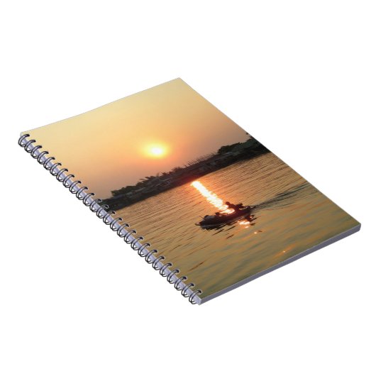 Chao Phraya Sunset ... Ayutthaya, Thailand Notitieboek (Rechterzijde)