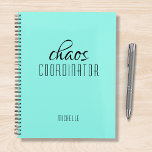 Chaos Coördinator Blauw Gepersonaliseerde Naam Planner<br><div class="desc">Chaos Coordinator Blue Personalized Name toont de tekst "chaos coordinator" in een leuke zwarte scripttypografie. Perfect voor die drukke moeder,  leraar,  sportteammanager of werkbaas. Ontworpen door Evco Studio www.zazzle.com/store/evcostudio</div>