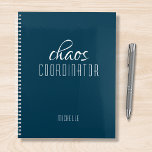 Chaos Coördinator Blauw Gepersonaliseerde Naam Planner<br><div class="desc">Chaos Coordinator Blue Personalized Name toont de tekst "chaos coordinator" in een leuke witte scripttypografie. Perfect voor die drukke moeder,  leraar,  sportteammanager of werkbaas. Ontworpen door Evco Studio www.zazzle.com/store/evcostudio</div>