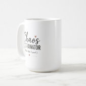 Chaos Coördinator Grappig Moeder Leven Typografie Koffiemok (Voorkant links)