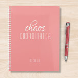 Chaos Coordinator Roze Gepersonaliseerde Naam Planner<br><div class="desc">Chaos Coordinator Pink Personalized Name toont de tekst "chaos coordinator" in een leuke witte scripttypografie. Perfect voor die drukke moeder, leraar, sportteammanager of werkbaas. Ontworpen door Evco Studio www.zazzle.com/store/evcostudio</div>