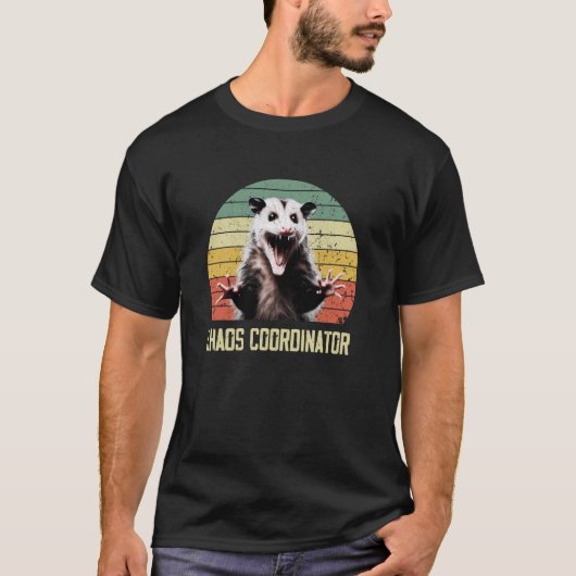 Chaos-coördinator Sarcastic Angry Opossum T-shirt (Voorkant)