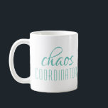 Chaos Coordinator Turquoise Script Koffiemok<br><div class="desc">Een eenvoudig ontwerp van "chaocoördinator" in een leuke turquoise-typografische tekst. Ideaal voor die drukke moeder,  vader,  coach,  leraar,  sportteammanager of werkbaas #coffeemugs #mokken #coffeelove #coffeelove #coffeelover #gift #gifts #giftsforher #meisjesbaas #mombaas #momlife #dadlife #coach</div>