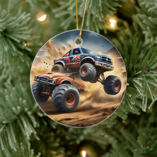 Chaos op wielen: Monster Truck slaat Derby Keramisch Ornament (Boom)