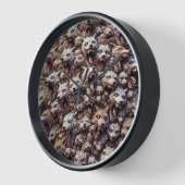 Chaos Unleashed: The Mind’s Inner Howl (Hoek)