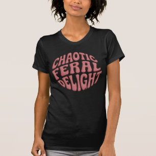 Chaotische Wilde Vreugde - Roze Nep-Borduurwerk T-shirt