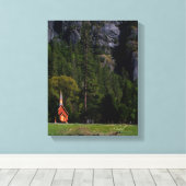 Chapel in Yosemite Canvas Afdruk (Insitu (Houten vloer))