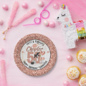 Chapter 50 Elegant Roos Gold 50th Birthday Papieren Bordje (Feest)