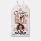 Chapter 60 Roos Gold 60th Birthday Elegante foto Cadeaulabel (Voorkant)