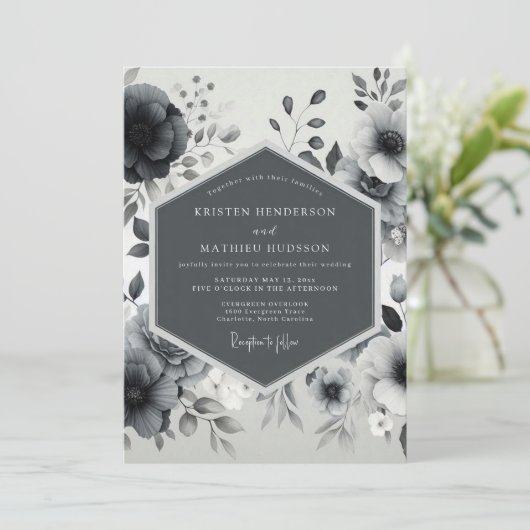 Charcoal Floral Romance Wedding Kaart (Staand voorkant)