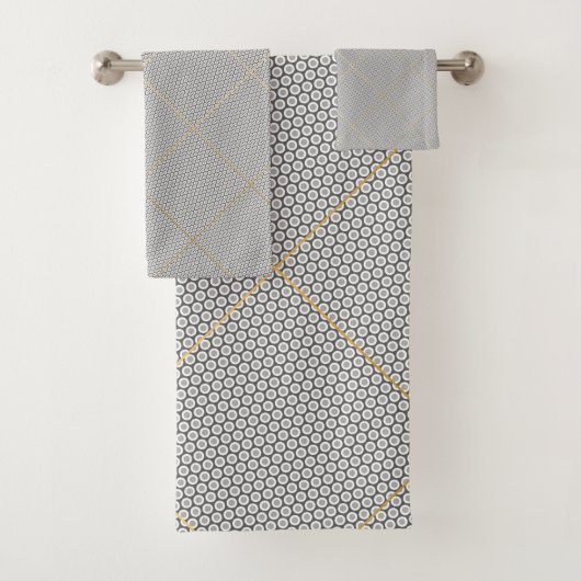 CHARCOAL GOLD ABSTRACT CIRCLES GRID BATH TOWEL SET BAD HANDDOEK (Insitu)
