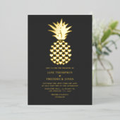Charcoal & Gold Tropical Pineapple Wedding Folie Uitnodiging (Staand Voorkant)