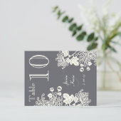 Charcoal Gray Floral Wedding Table Number Briefkaart (Staand voorkant)