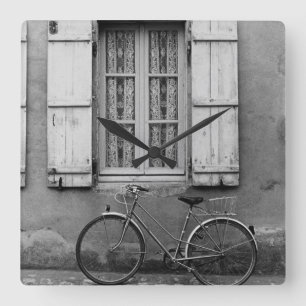 Charentes Bike Marans Vierkante Klok