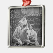 Charles Dickens met twee van zijn dochters Metalen Ornament (Links)
