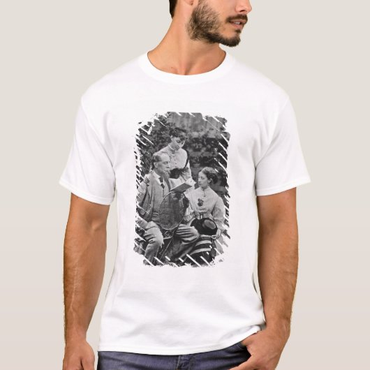 Charles Dickens met twee van zijn dochters T-shirt (Voorkant)