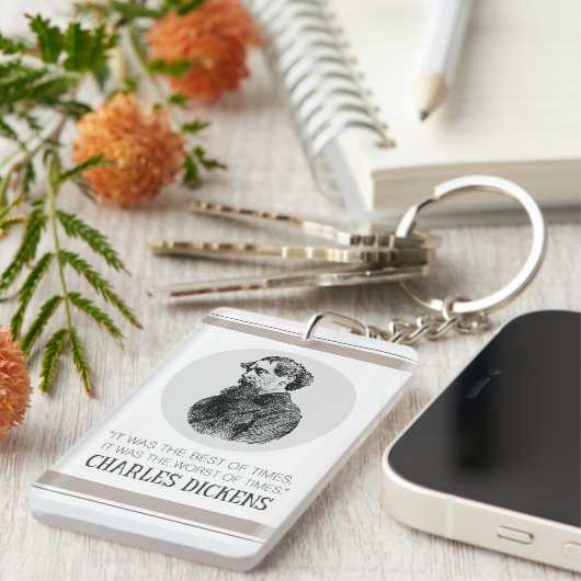 Charles Dickens Portrait en Quote Sleutelhanger (Voorkant Rechts)