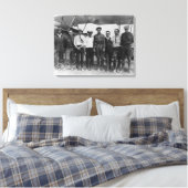 Charles Lindbergh met 7 mannen, waaronder Canvas Afdruk (Insitu (Slaapkamer))