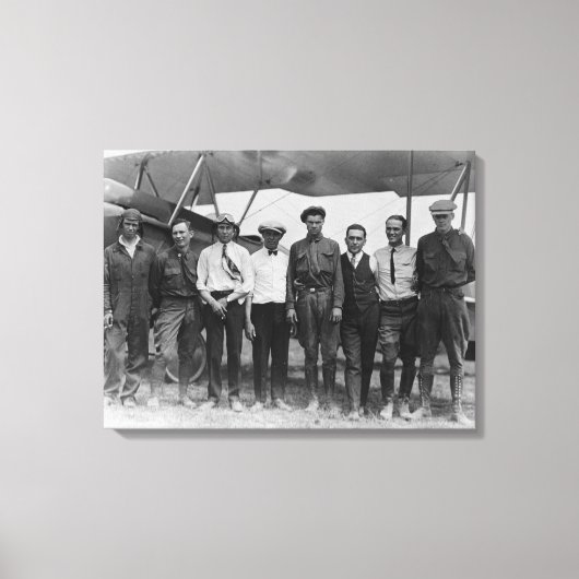 Charles Lindbergh met 7 mannen, waaronder Canvas Afdruk (Voorkant)