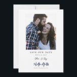 Charleston Hotel Skyline Navy Blue De datum opslaa Save The Date<br><div class="desc">Deze charmante save the date beschikt over een verloving foto en Charleston skyline illustratie van de Ravenelbrug, dakstenen en topjes. Onderdeel van de Charleston Hotel Border in Navy Blue bruiloft uitnodiging suite. Alle tekst kan worden bewerkt. Overeenkomende objecten beschikbaar. Andere beschikbare kleuren. Zie je de kleur niet die je leuk...</div>