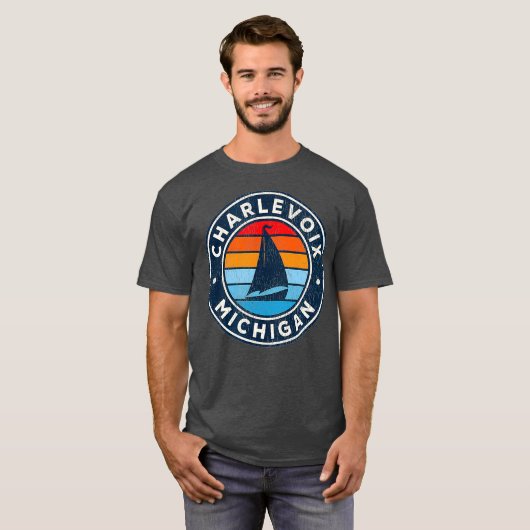 Charlevoix Michigan MI  Sailboot Retro T-shirt (Voorkant volledig)