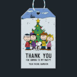 Charlie Brown en Friends Winter Birthday Cadeaulabel<br><div class="desc">Viel je verjaardag op met deze super schattige favoriete labels met de Peanuts Gang. Personaliseer me door jouw naam of douanetekst toe te voegen!</div>