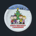 Charlie Brown en Friends Winter Birthday Papieren Bordje<br><div class="desc">Vier een winterverjaardag met deze feestelijke Peanuts papieren borden met Charlie Brown en zijn vrienden. Ideaal voor verjaardagsfeestjes,  winterfeesten of evenementen met een pinda-thema,  deze borden brengen een vrolijk vleugje plezier en vriendelijkheid naar uw tafel.</div>