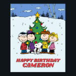 Charlie Brown en Friends Winter Birthday Poster<br><div class="desc">Wens dat verjaardagsfeest kind in je leven een gelukkige verjaardag met dit super schattige pinda-bord met de hele Peanuts-bende! Personaliseer u door jouw naam toe te voegen.</div>